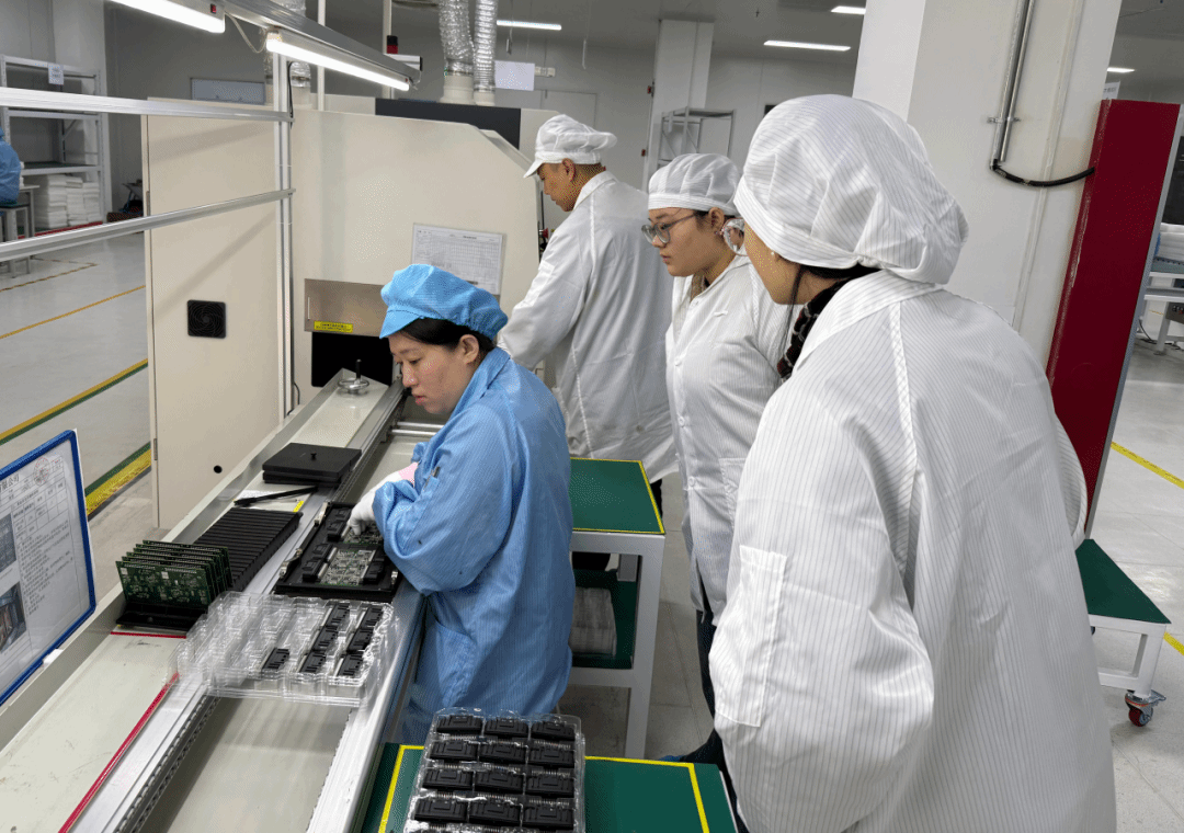 電氣工程系“智匠”機(jī)器人工程創(chuàng)新班師生赴河北科昕科技開(kāi)展調(diào)研技術(shù)推廣